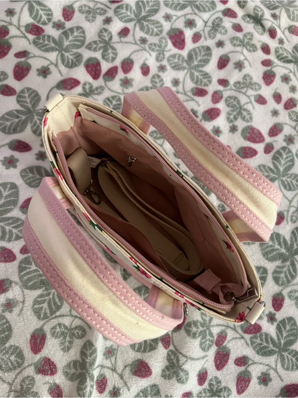 Derek Heart Cream and Pink Floral Mini Tote - Picture 3 of 3